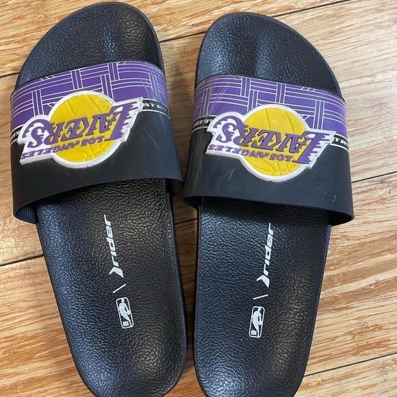 Los Angeles Lakers Slide Sandals - Picture 1 of 2